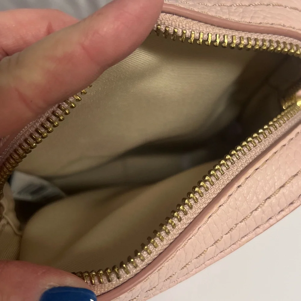 Marc Jacobs Pink Crossbody Bag with Gold Hardware - Picture 4 of 5
